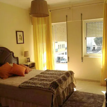 Apartment Lakeview Terrace Apartment: Beach-close Retreat With Wi-fi Vila Real de Santo Antonio