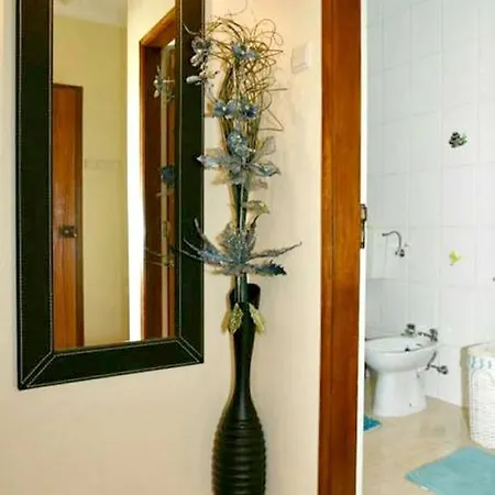 Lakeview Terrace Apartment: Beach-close Retreat With Wi-fi * Vila Real de Santo Antonio